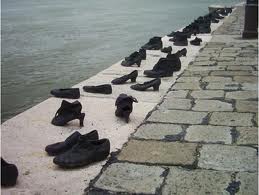 Chaussures pres du Danube