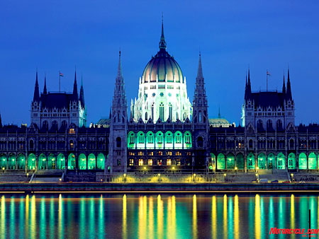 El Parlamento por la noche